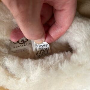 Ugg ladies slippers-never worn